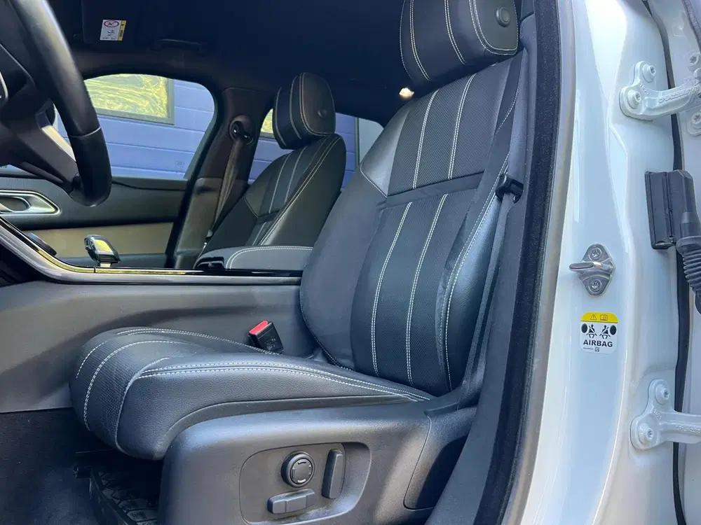Land Rover Range Rover Velar P400e PHEV 404 PK l Trekhaak l 1e eigenaar uit 2022, foto 9