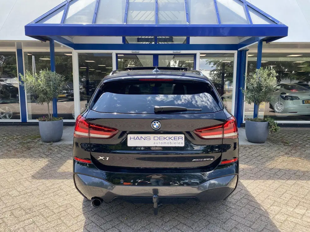 BMW X1 xDrive25e eDrive Edition Pano uit 2022, foto 4