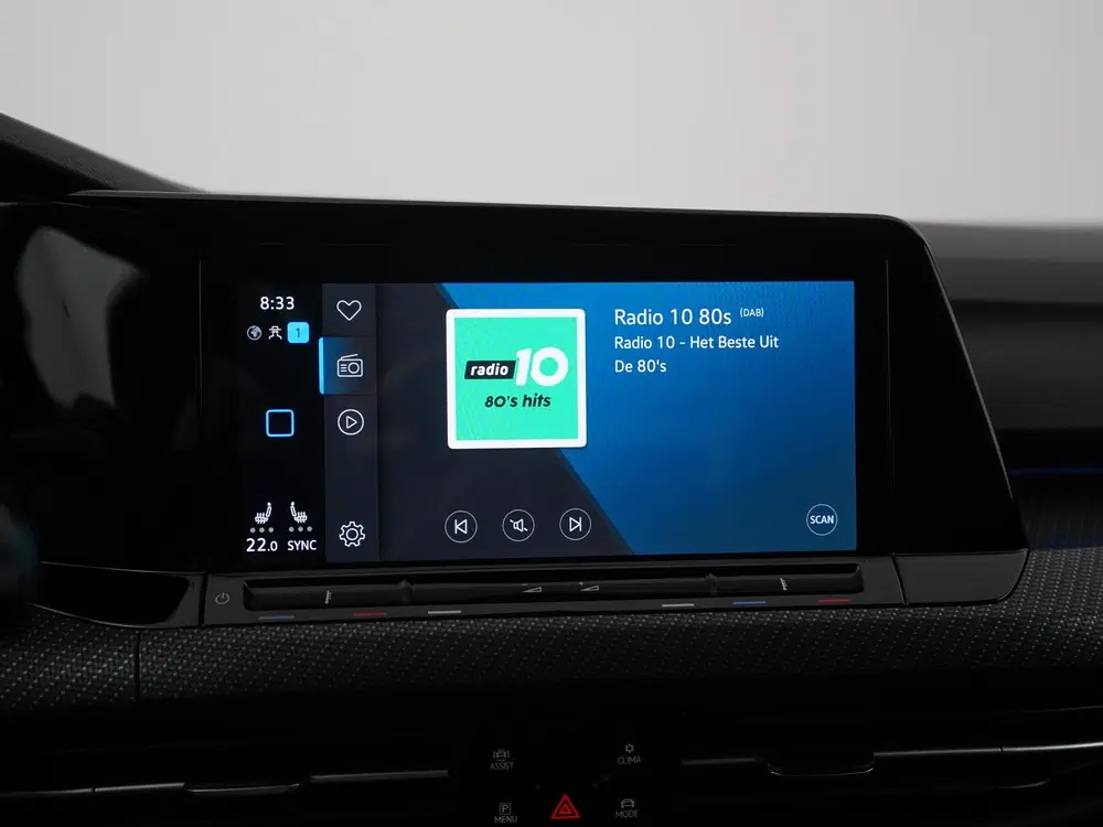 Volkswagen Golf 1.5 eTSI R-Line DSG uit 2024, foto 13