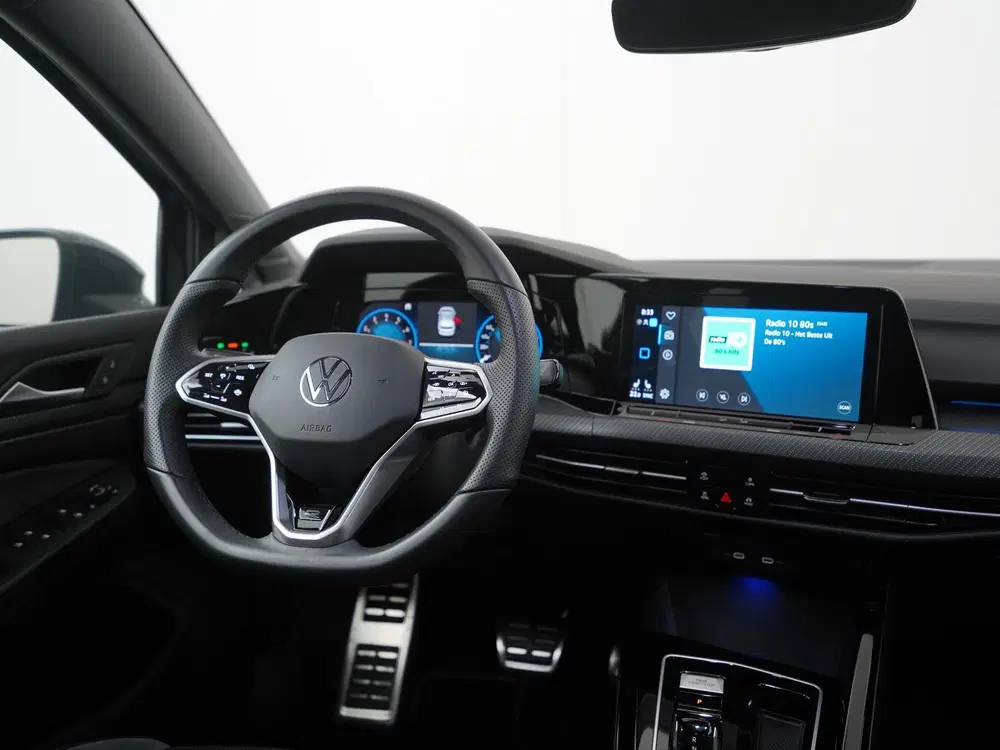 Volkswagen Golf 1.5 eTSI R-Line DSG uit 2024, foto 6