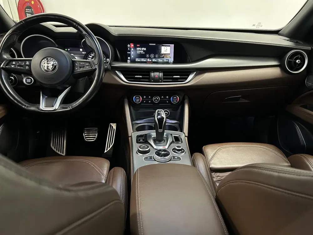 Alfa Romeo Stelvio 2.0 T AWD Veloce uit 2020, foto 3