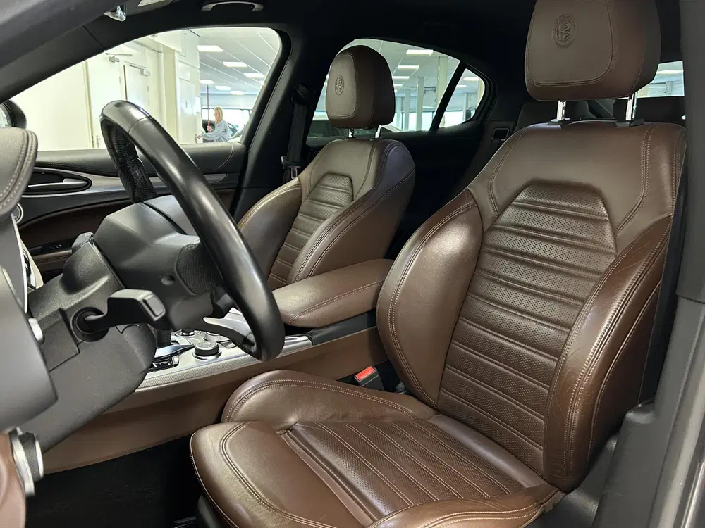 Alfa Romeo Stelvio 2.0 T AWD Veloce uit 2020, foto 7