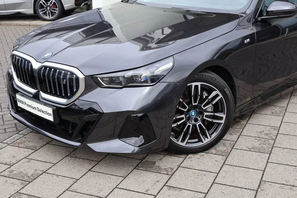 BMW i5 eDrive40 M Sport uit 2025, foto 2