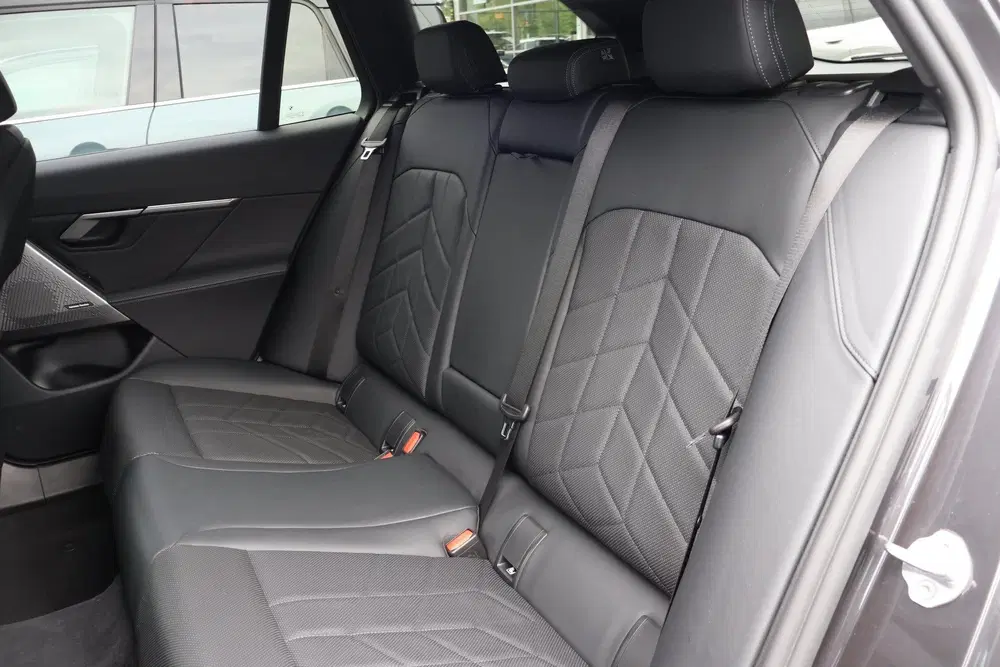 BMW i5 eDrive40 M Sport uit 2025, foto 6