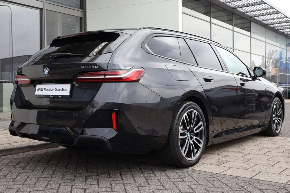 BMW i5 eDrive40 M Sport uit 2025, foto 8
