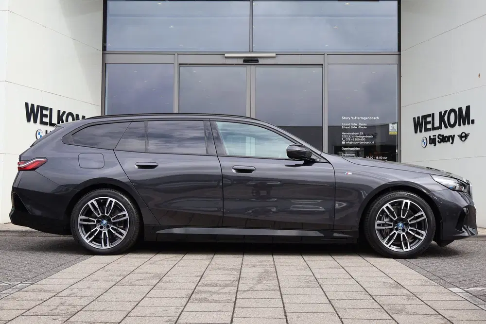 BMW i5 eDrive40 M Sport uit 2025, foto 9