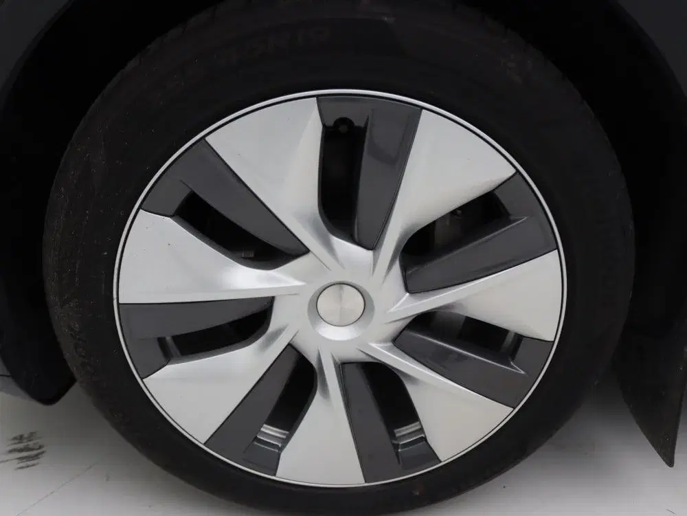 Tesla Model Y Long Range AWD 75kWh 351pk 95% SoH [ AMD R uit 2023, foto 11