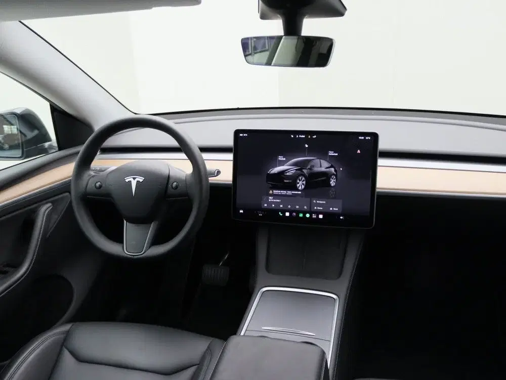 Tesla Model Y Long Range AWD 75kWh 351pk 95% SoH [ AMD R uit 2023, foto 2