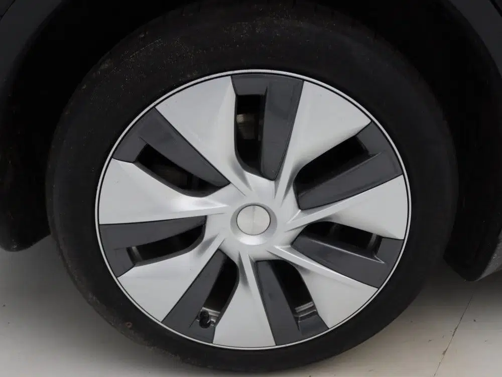 Tesla Model Y Long Range AWD 75kWh 351pk 95% SoH [ AMD R uit 2023, foto 9