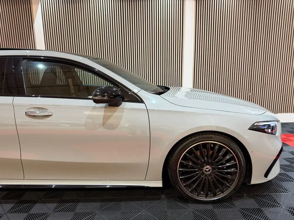 Mercedes-Benz A-Klasse A200 Star Edition AMG Line LIMITED 20 uit 2025, foto 3