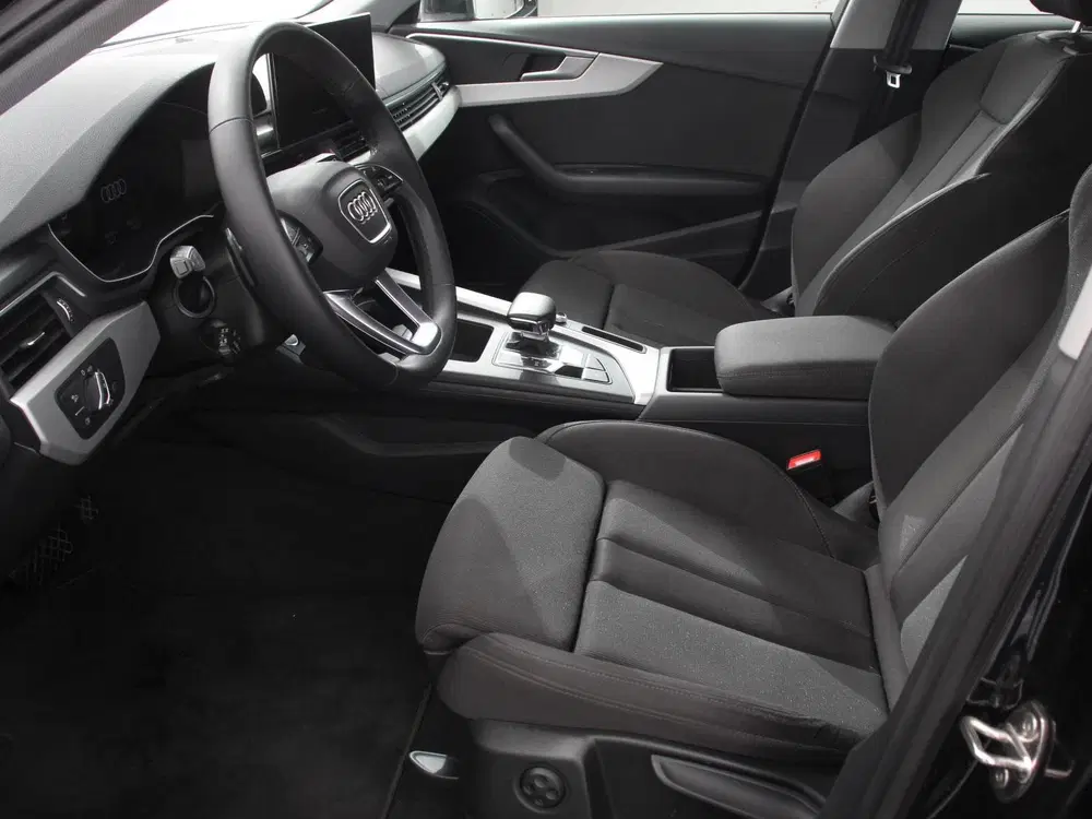Audi A4 40 TFSI 205pk Automaat S Line Plus Navigat uit 2023, foto 10