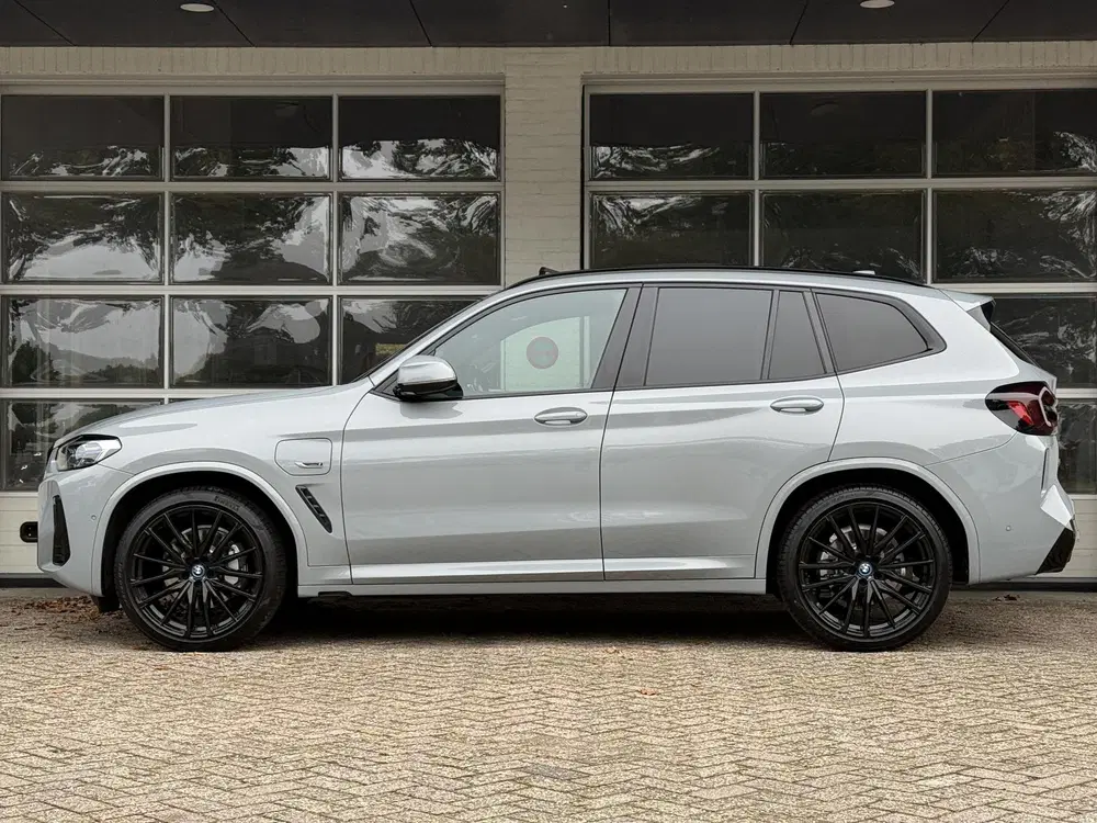 BMW X3 xDrive30e M SPORT uit 2022, foto 3