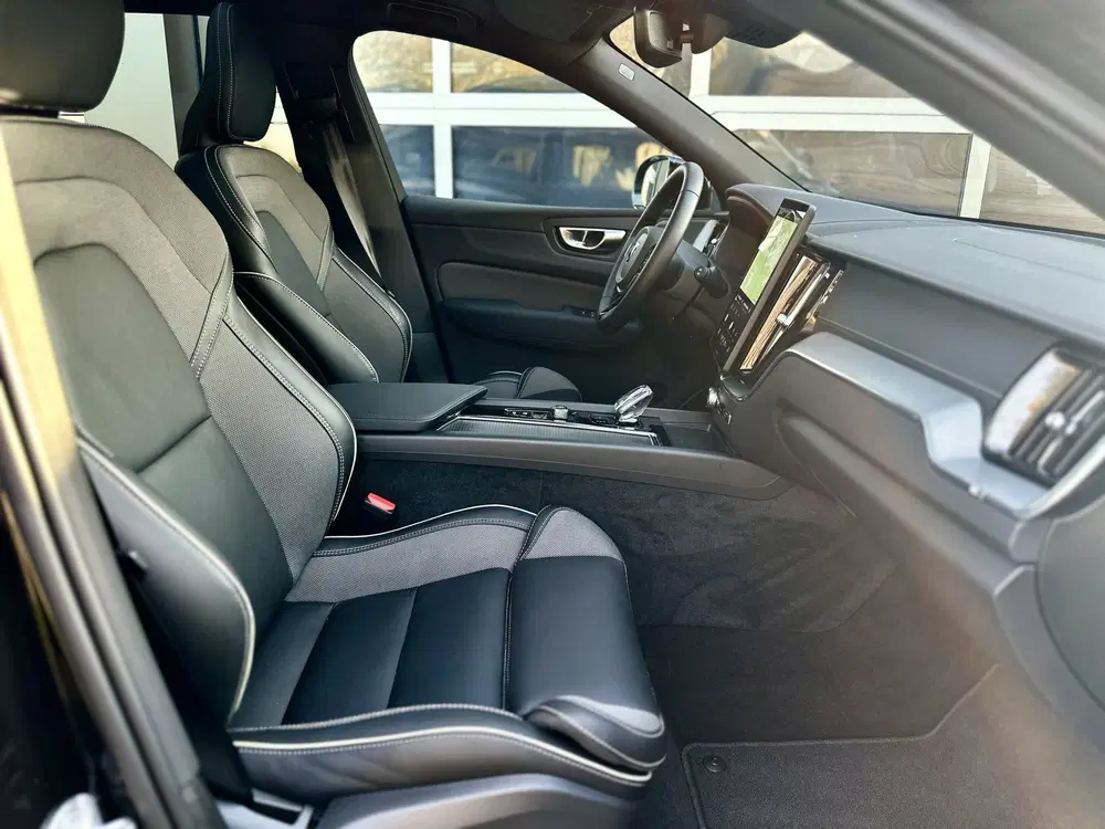 Volvo XC60 2.0 T6 Plug-in hybrid uit 2025, foto 10