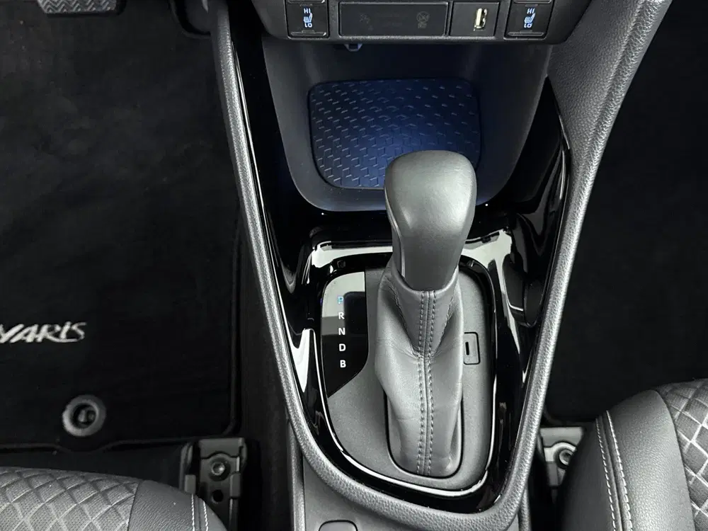 Toyota Yaris 1.5 Hybrid Executive Limited uit 2023, foto 11