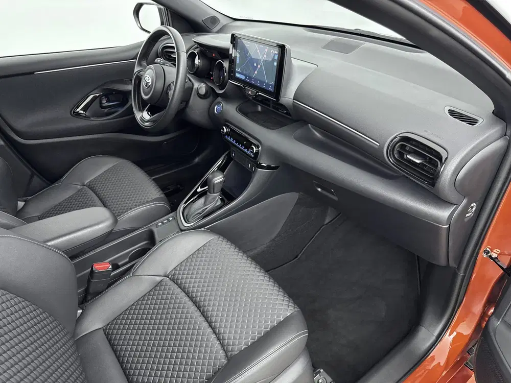 Toyota Yaris 1.5 Hybrid Executive Limited uit 2023, foto 6