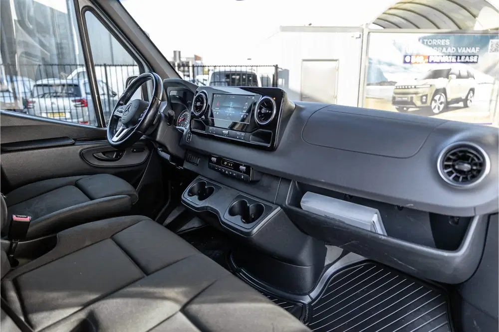 Mercedes-Benz Sprinter 319 3.0 CDI L2H2 uit 2020, foto 8