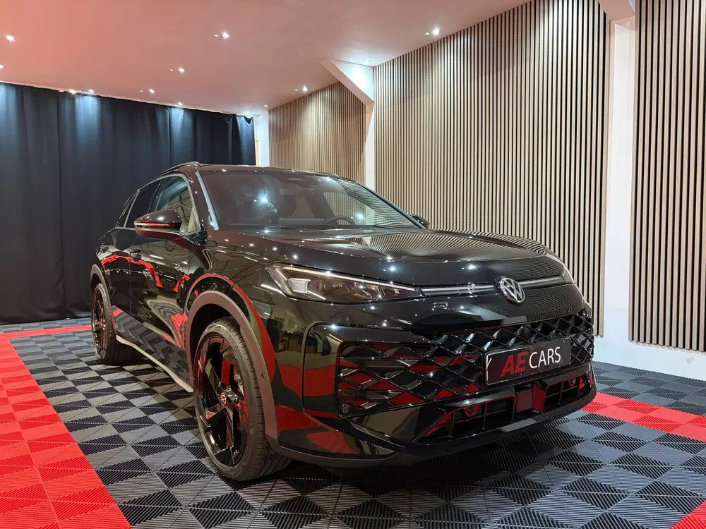 Volkswagen T-Roc 1.5 eTsi R-Line First Edition 2026 Pano Ca uit 2026, foto 2