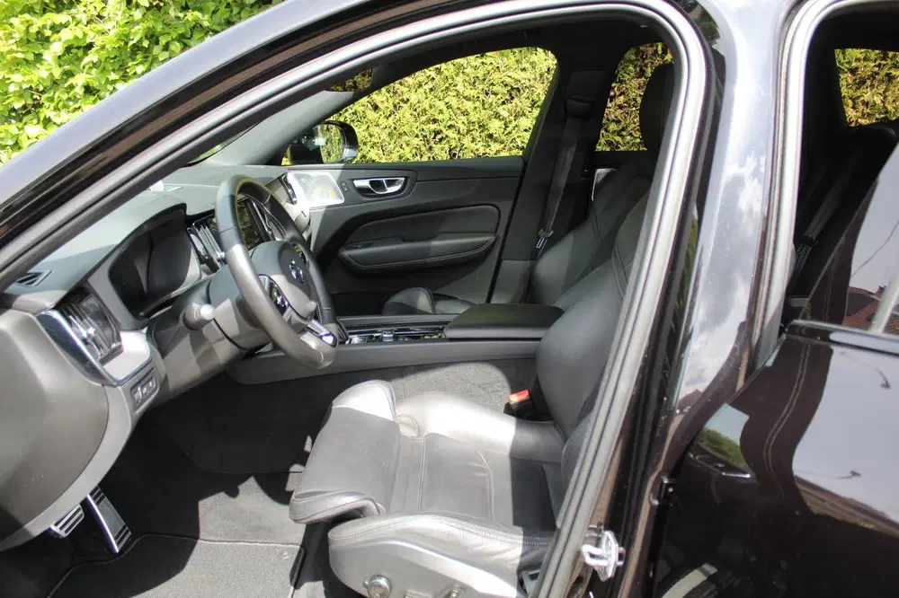 Volvo XC60 2.0 Recharge T8 AWD Inscription AUTOMAAT uit 2019, foto 12