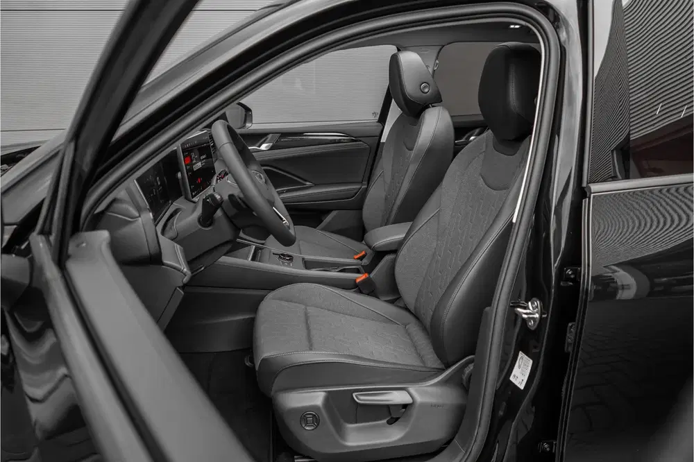 Volkswagen Tiguan 1.5 eHybrid Life IQ Pano Winterpack 360° uit 2026, foto 5