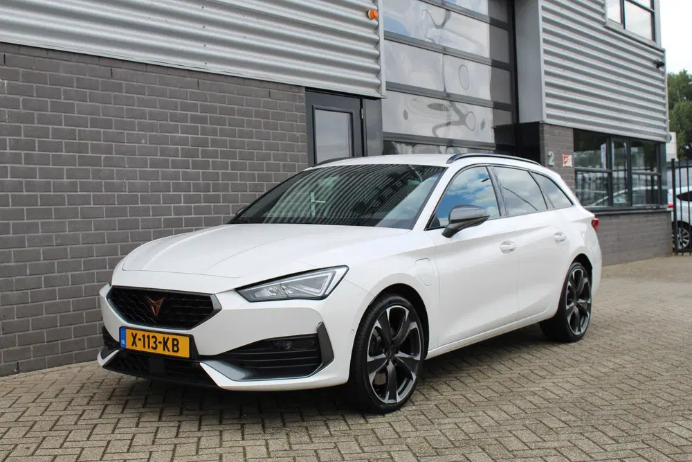 Cupra Leon 1.4 e-Hybrid VZ Adrenaline uit 2021, foto 4