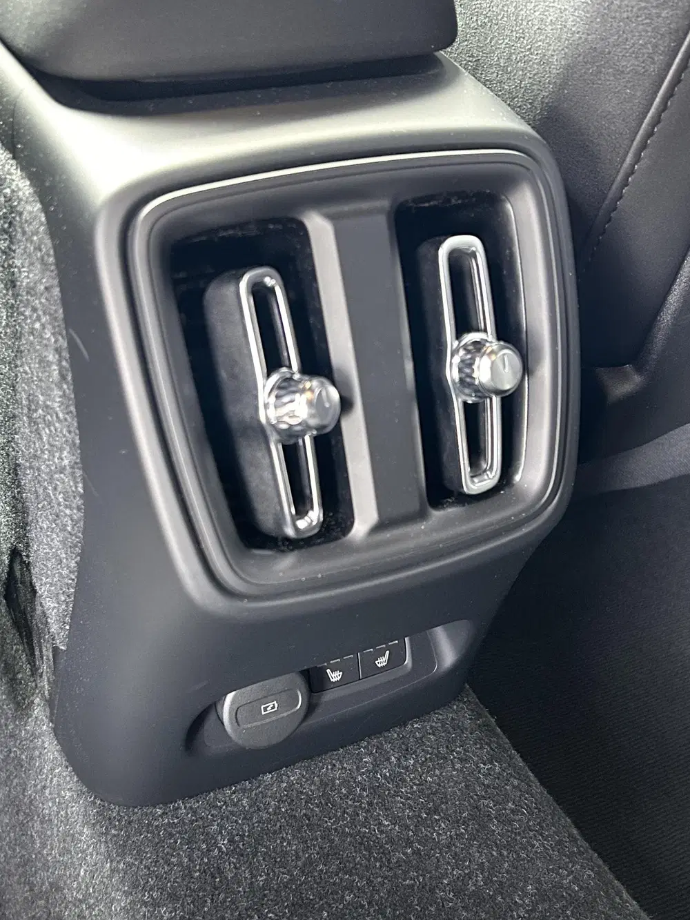 Volvo EX40 Single Motor Extended Range Plus 82 kWh Eu uit 2026, foto 13