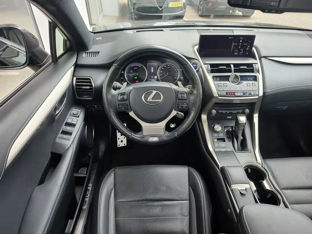 Lexus NX 300h AWD F SPORT LINE AUTOMAAT 360 Camera uit 2019, foto 14