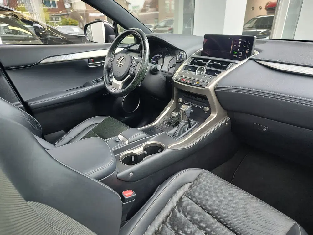 Lexus NX 300h AWD F SPORT LINE AUTOMAAT 360 Camera uit 2019, foto 9