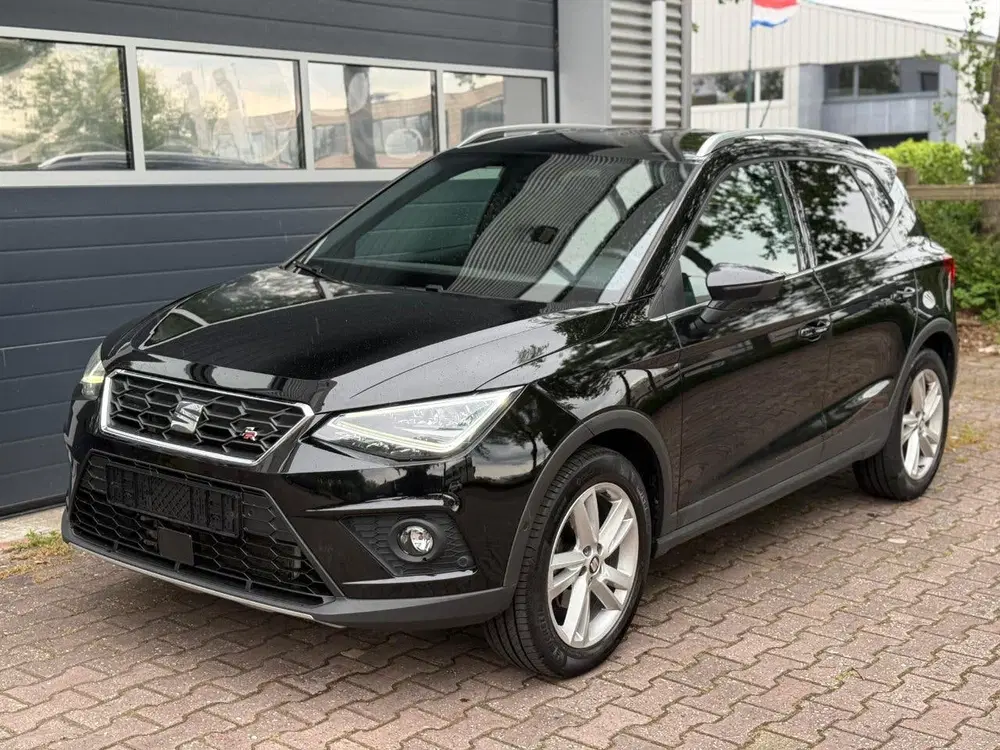 SEAT Arona 1.5 TSI FR navi keyless virtual (bj 2021) uit 2021, foto 2