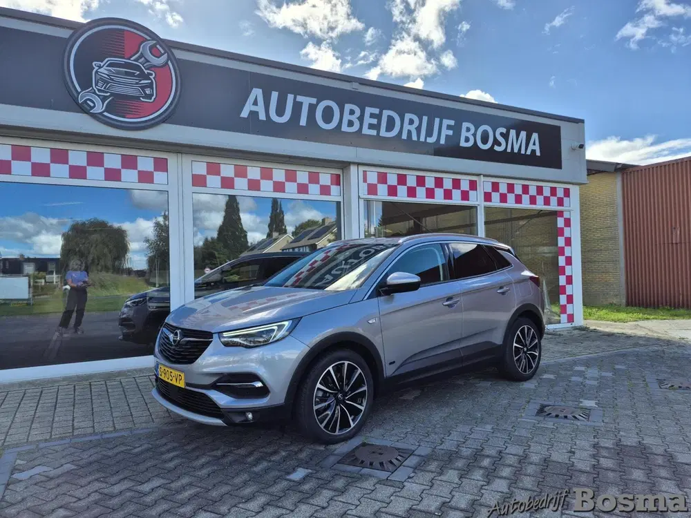 Opel Grandland 1.6 Turbo Hybrid Innovation uit 2020, foto 2