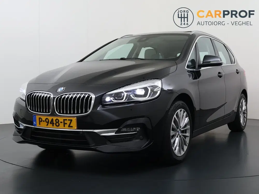 BMW 2-serie Active Tourer 218i Panoramadak uit 2022