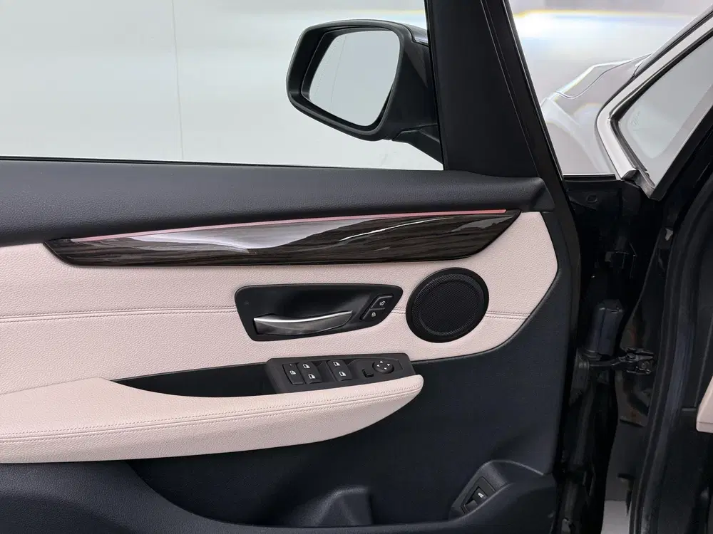 BMW 2-serie Active Tourer 218i Panoramadak uit 2022, foto 13