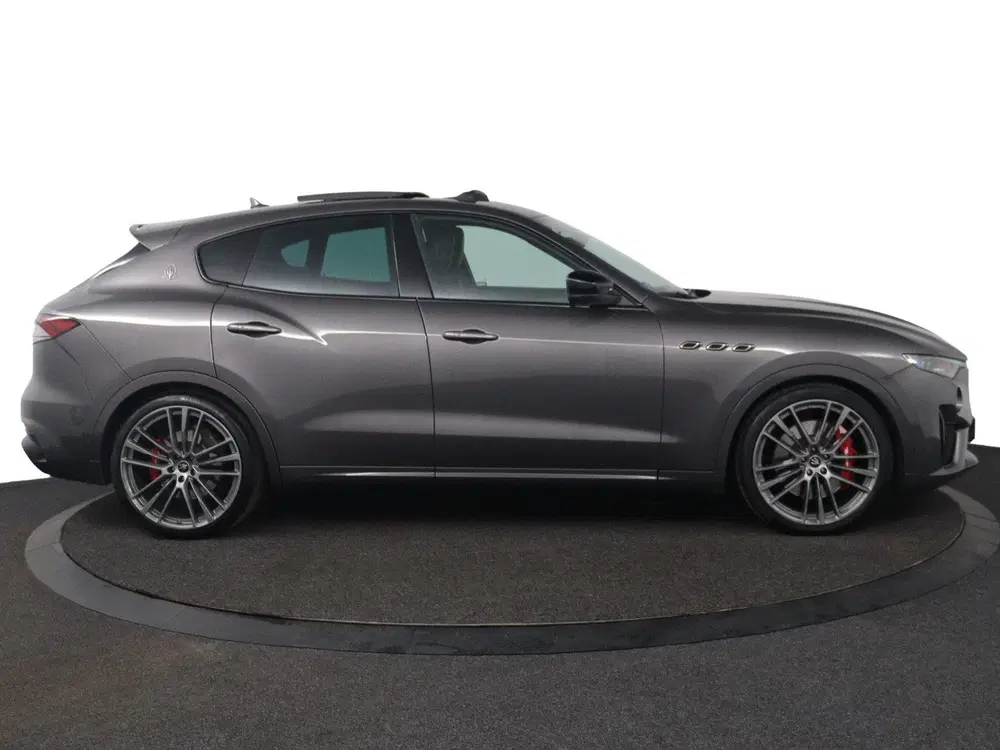 Maserati Levante 3.8 V8 GTS uit 2021, foto 11