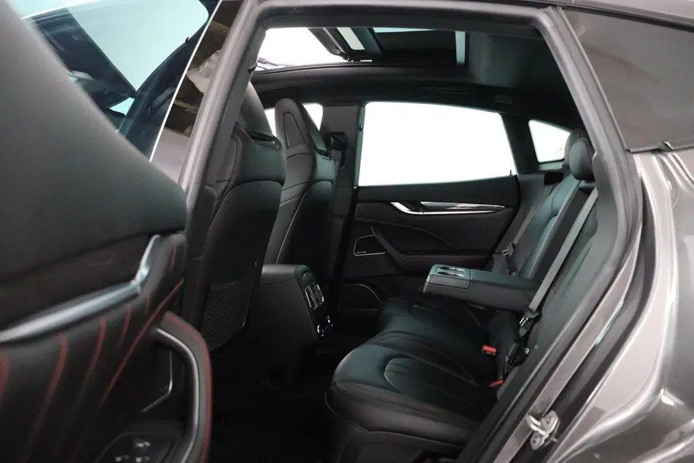 Maserati Levante 3.8 V8 GTS uit 2021, foto 14