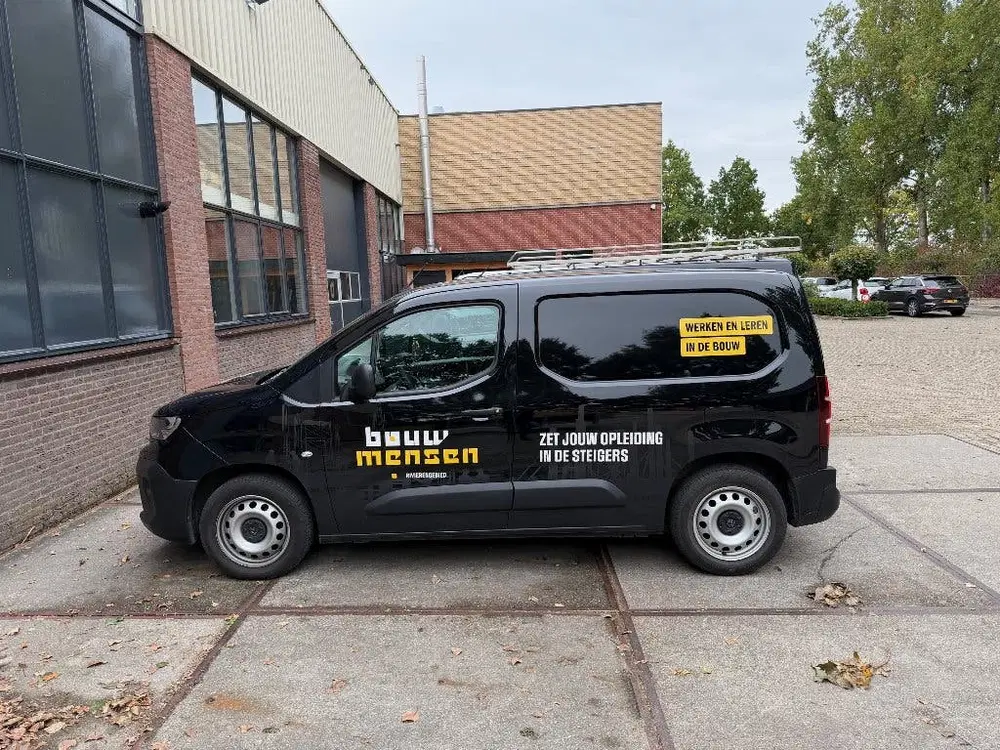 Peugeot Partner 1.5 Bluehdi 100pk S&S L1 2024 Zwart uit 2024