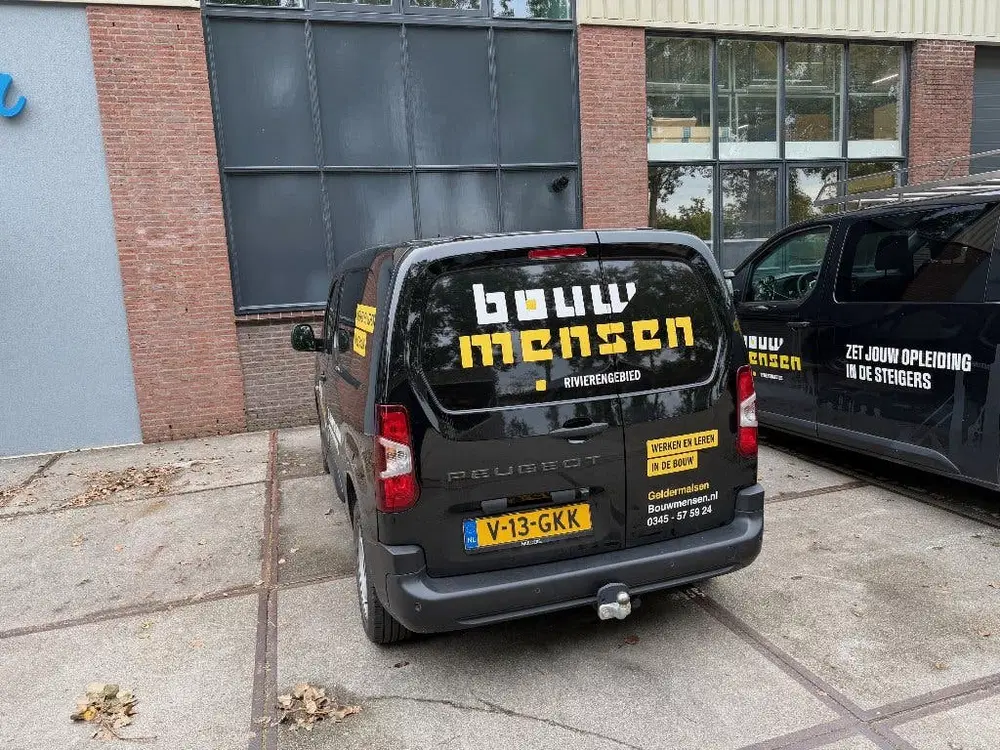 Peugeot Partner 1.5 Bluehdi 100pk S&S L1 2024 Zwart uit 2024, foto 3