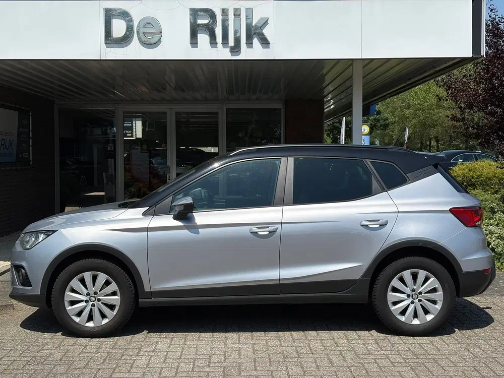 SEAT Arona 1.0 TSI Style Business Intense uit 2019, foto 2