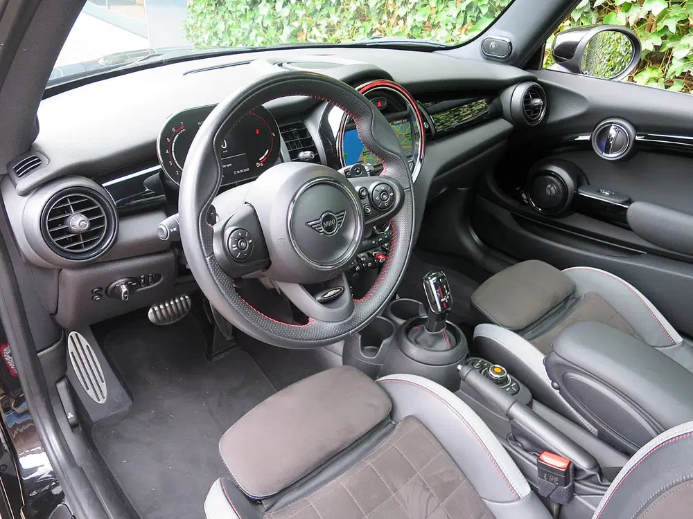 Mini John Cooper Works 2.0 Chili F56 LCI aut NL-auto uit 2021, foto 13