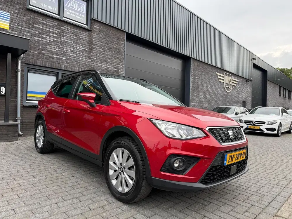 SEAT Arona 1.0 TSI Style Business Intense uit 2019, foto 3