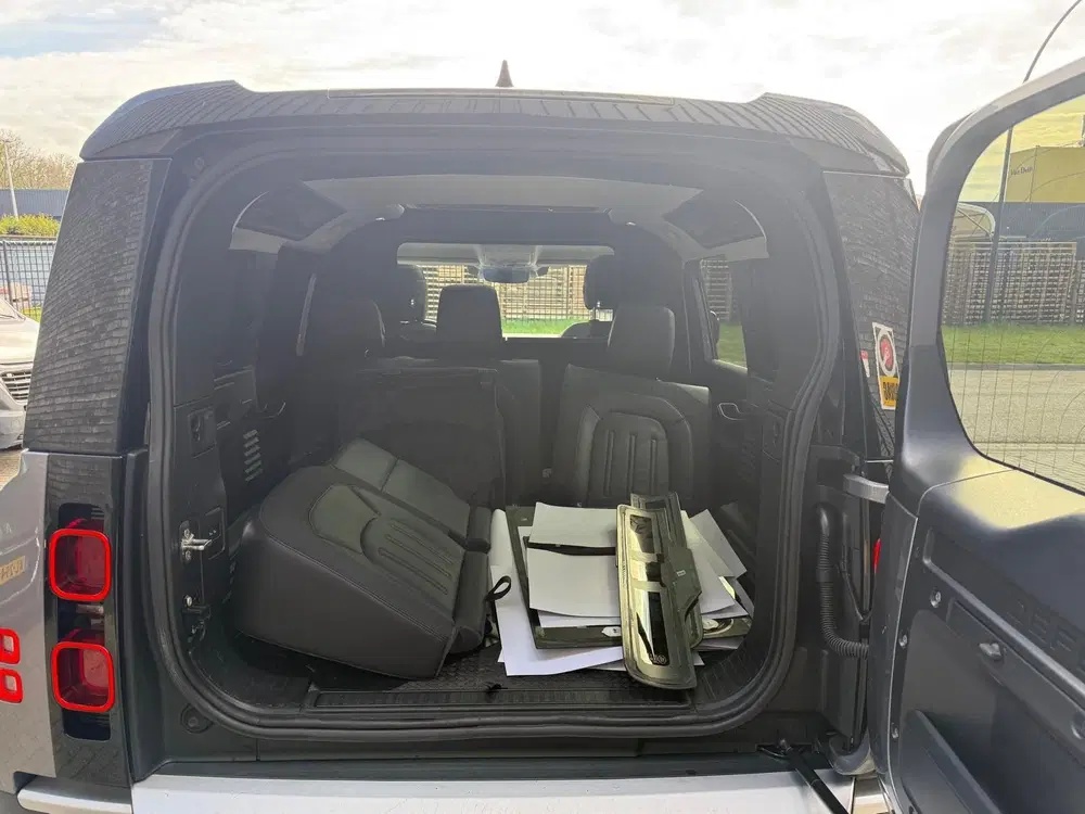 Land Rover Defender 2.0 D240 110 S uit 2020, foto 12