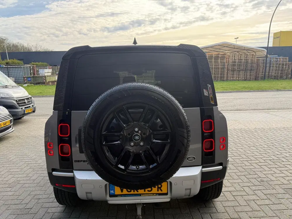 Land Rover Defender 2.0 D240 110 S uit 2020, foto 7