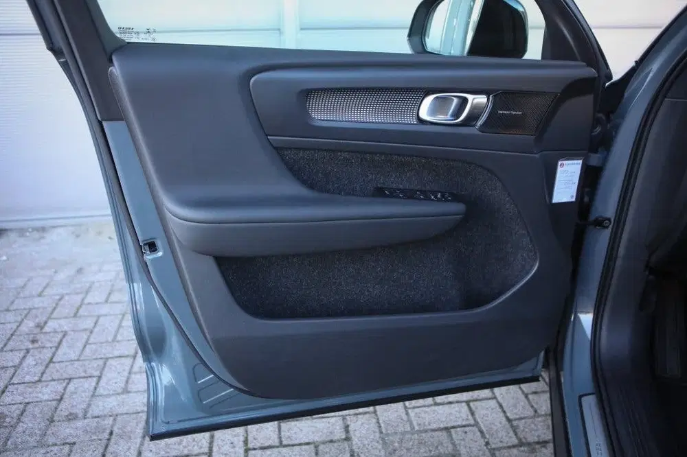 Volvo XC40 Recharge P8 AWD uit 2020, foto 10