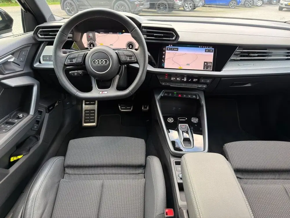 Audi A3 45 TFSI e S edt Comp uit 2025, foto 2