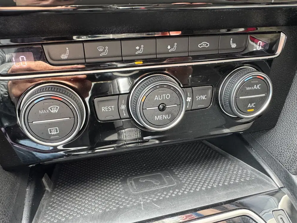 Volkswagen Passat 1.5 TSI Business ACC uit 2020, foto 9