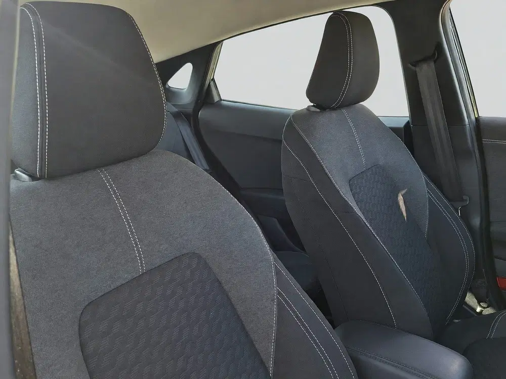 Ford Puma 1.0 EcoBoost Hybrid Titanium navigatie uit 2024, foto 12