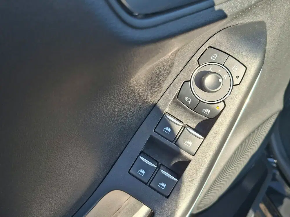 Ford Puma 1.0 EcoBoost Hybrid Titanium navigatie uit 2024, foto 13