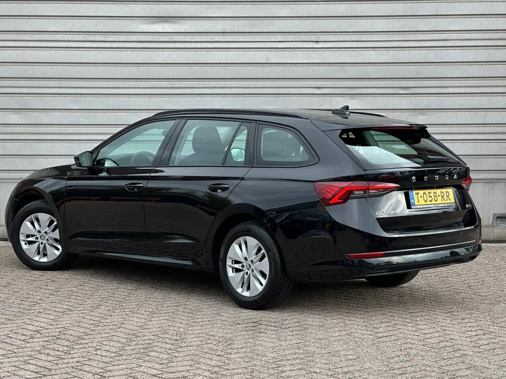 Skoda Octavia 1.0 e-TSI Business Edition uit 2023, foto 14