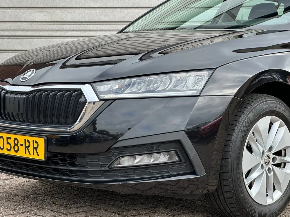 Skoda Octavia 1.0 e-TSI Business Edition uit 2023, foto 7
