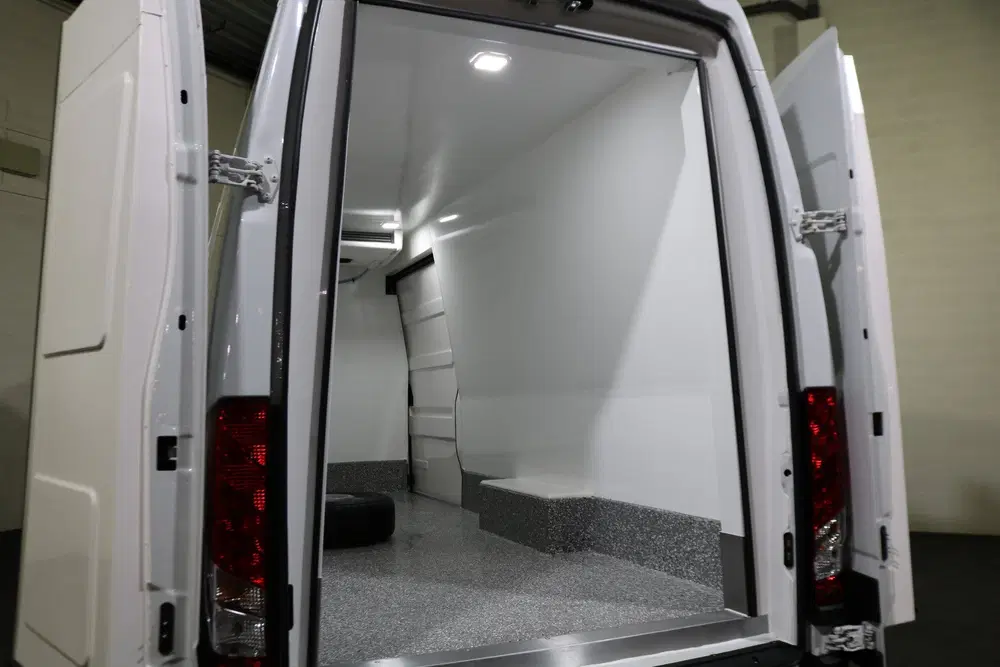Iveco Daily 35S18 L4 H3 Hi-Matic Automaat Koelwagen Vr uit 2024, foto 13