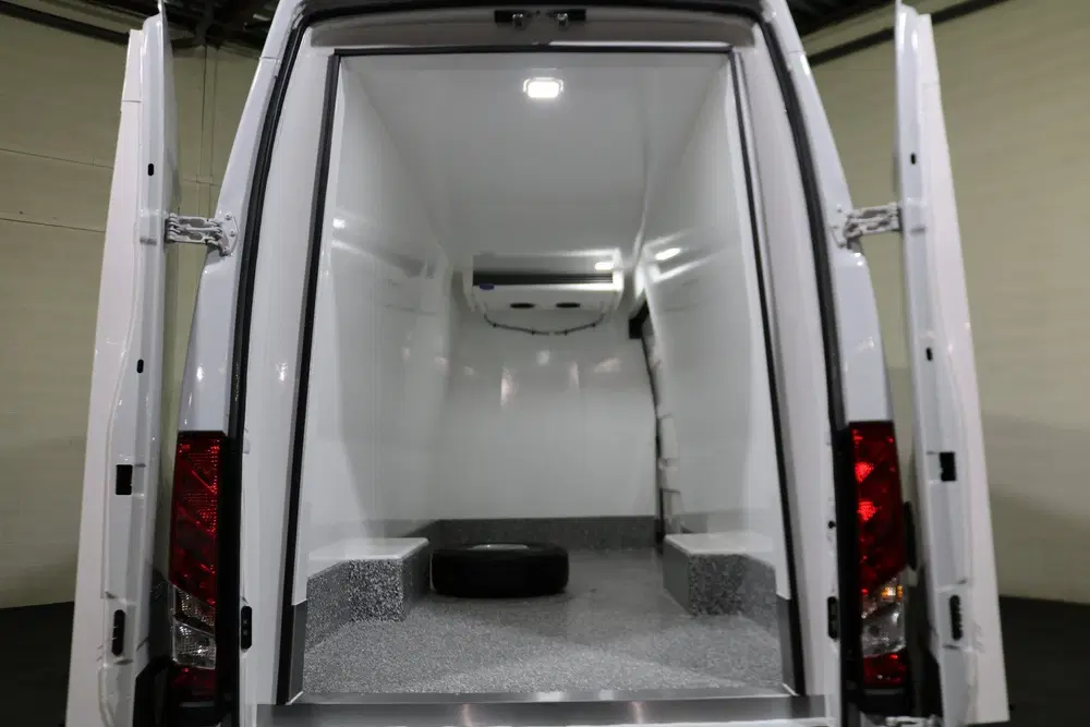 Iveco Daily 35S18 L4 H3 Hi-Matic Automaat Koelwagen Vr uit 2024, foto 14