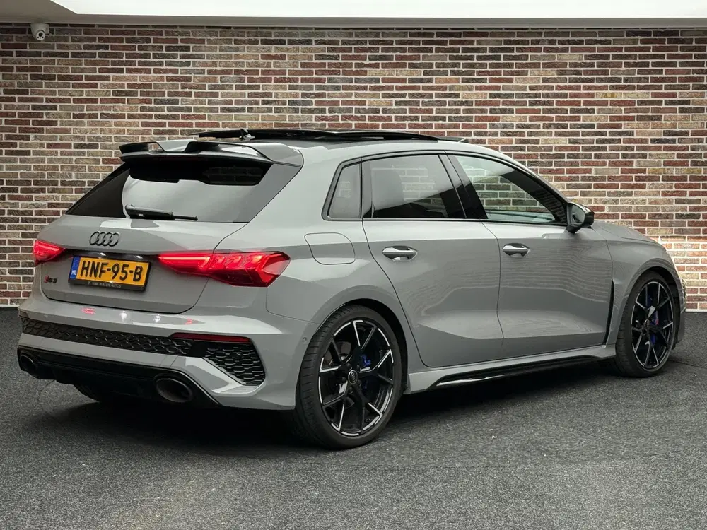 Audi RS3 2.5TFSI RS 3 quattro Keramisch Headup Pano uit 2023, foto 2